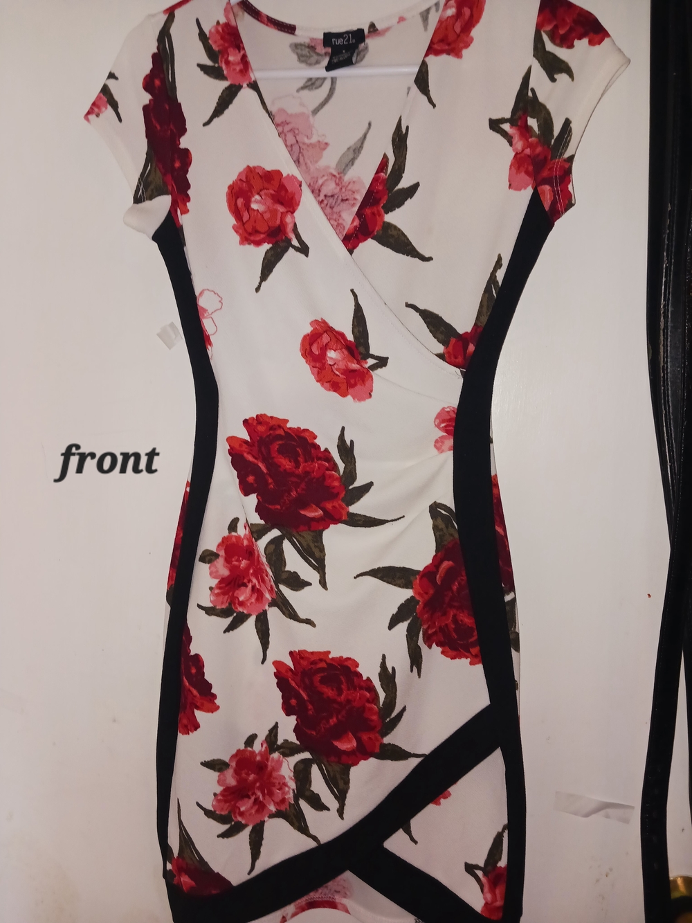 rue21 White Floral Top with Pink Rose Print
